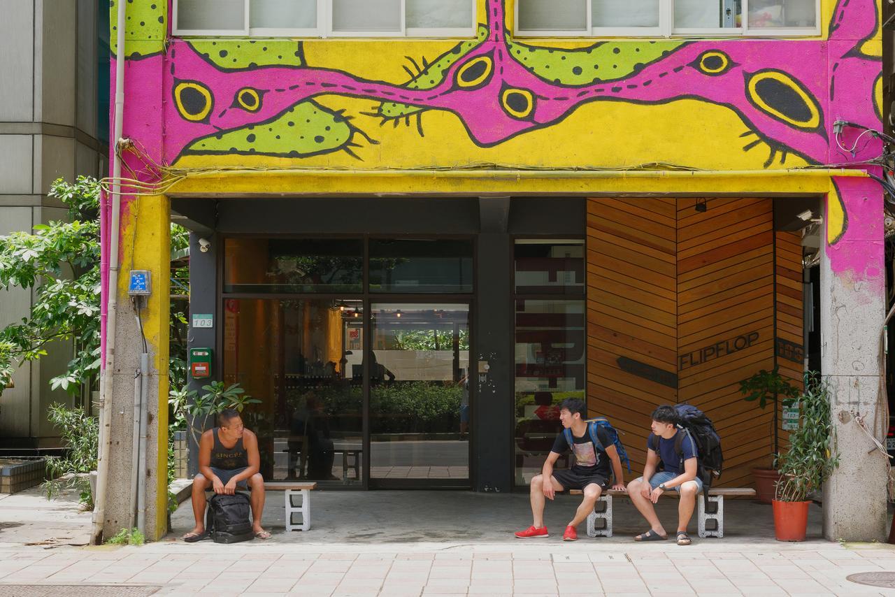 Flip Flop Hostel - Main Station Taipei Eksteriør billede