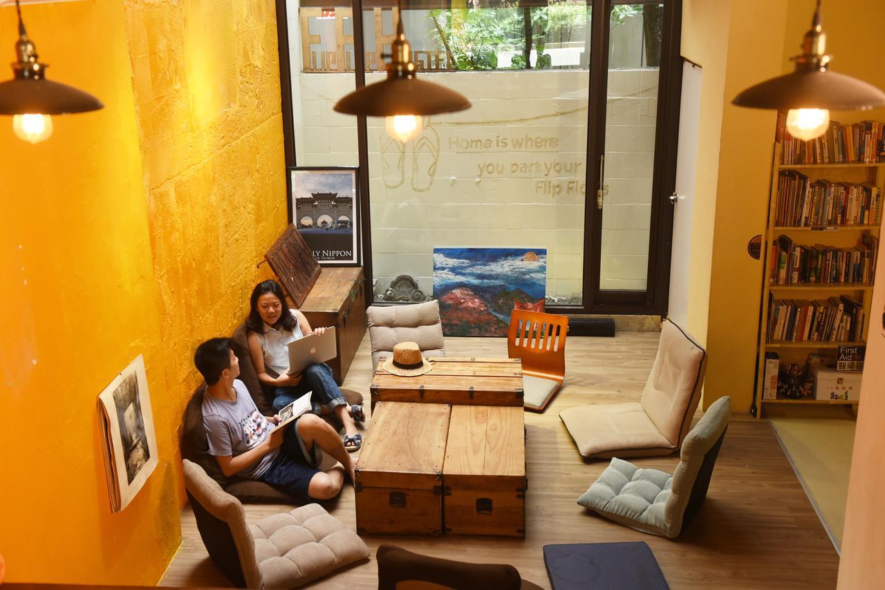 Flip Flop Hostel - Main Station Taipei Eksteriør billede