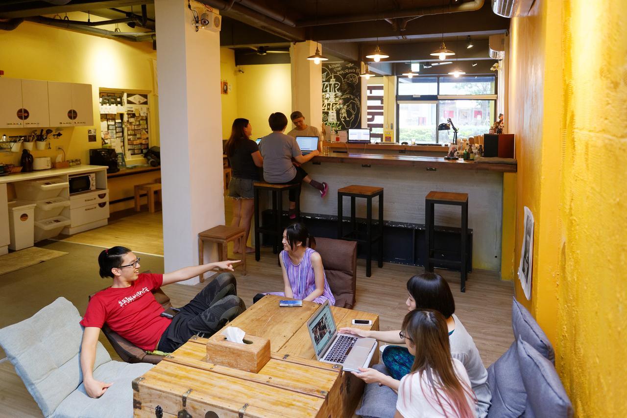 Flip Flop Hostel - Main Station Taipei Eksteriør billede
