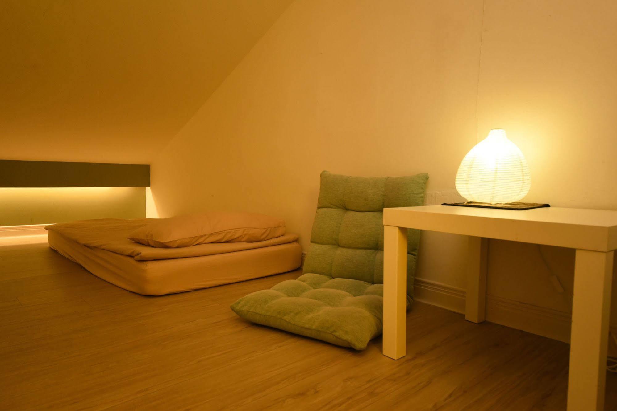 Flip Flop Hostel - Main Station Taipei Eksteriør billede